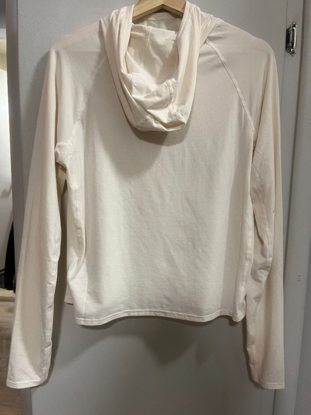 The North Face Adventure Sun Hoodie - Picture 2 of 2